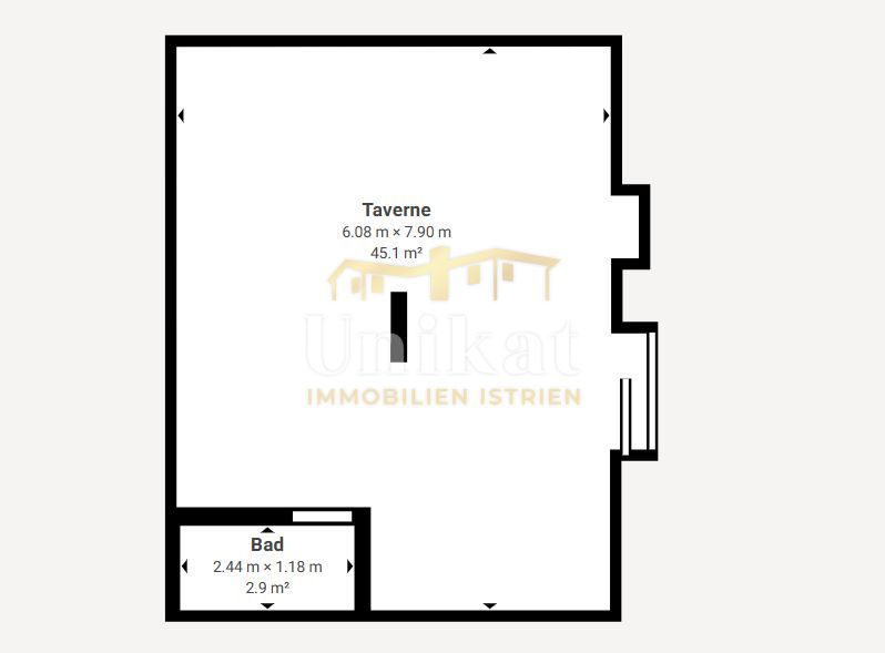 Renovirana kamnita hiša s bazenom